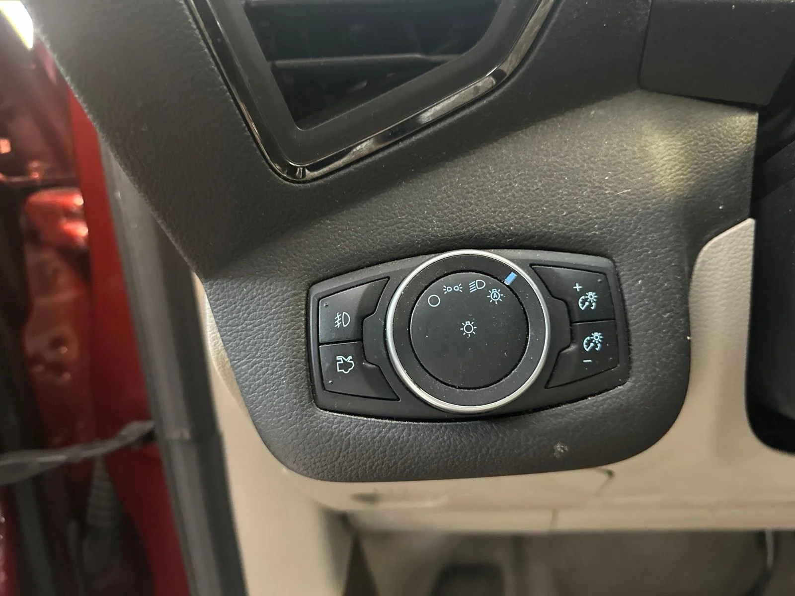Used 2016 Orange Ford Titanium image 17