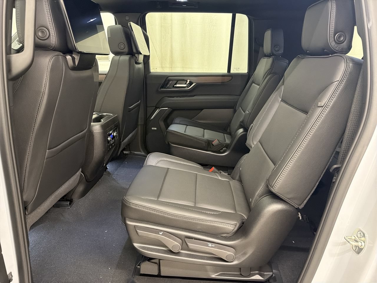 2026 GMC Yukon XL Denali - Photo 19