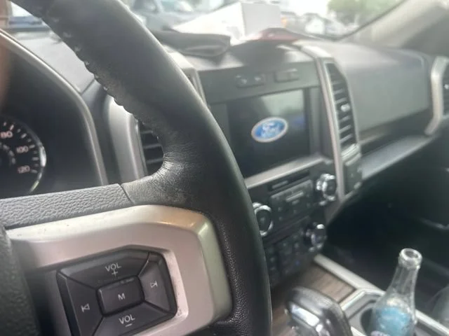 Used 2018 White Ford XL image 9