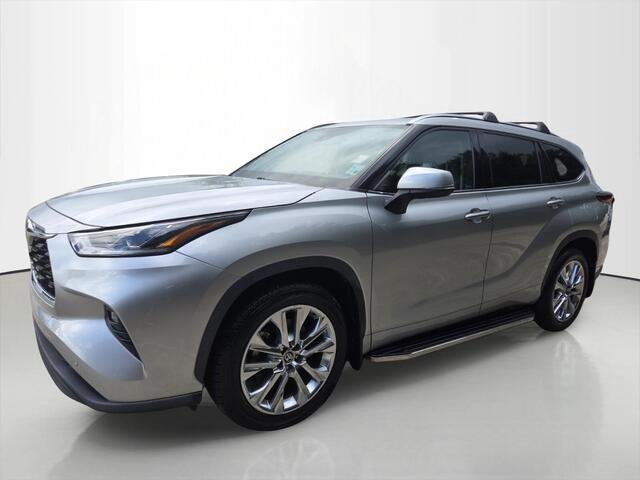 Used 2020 Celestial Silver Metallic Toyota Limited image 9