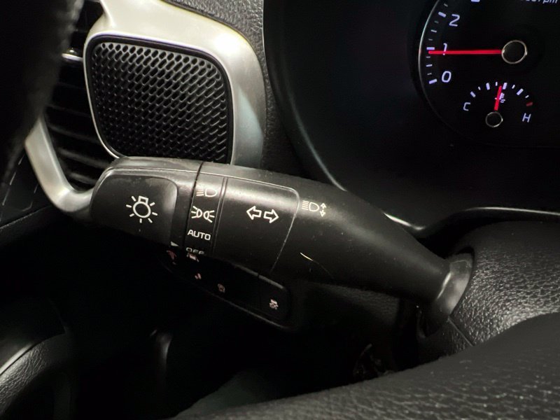 Used 2020 Silver Kia S image 20