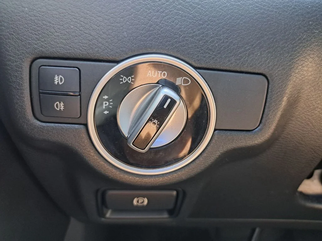 Used 2017 Blue INFINITI Premium image 10