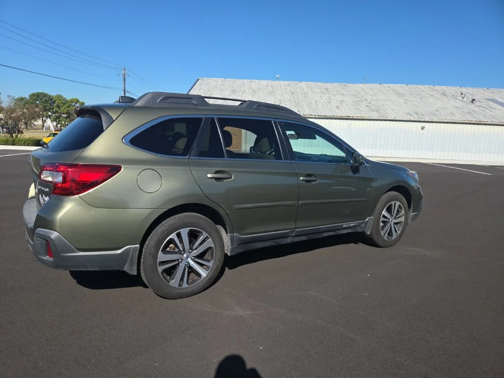 Used 2018 Green Subaru 2.5i image 12