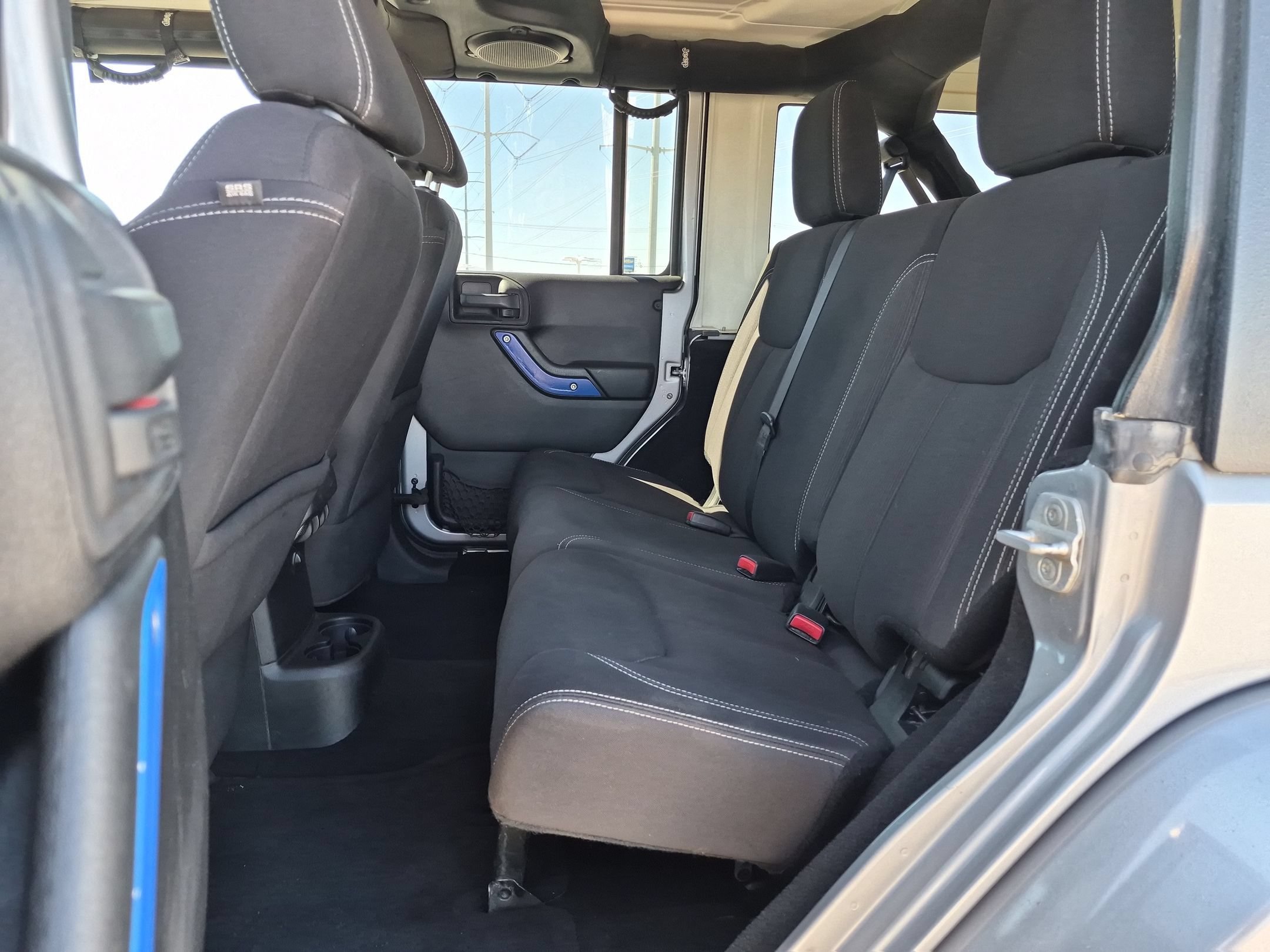 Used 2013 Billet Silver Metallic Jeep Sahara image 24