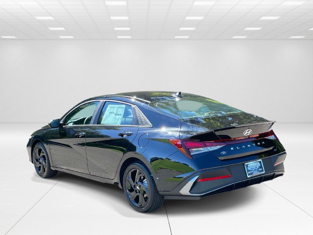 New 2026 Black Hyundai SEL Sport Plus image 4