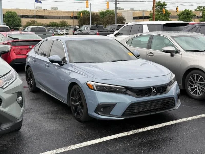 2023 Honda Civic Sport Touring CVT's photo