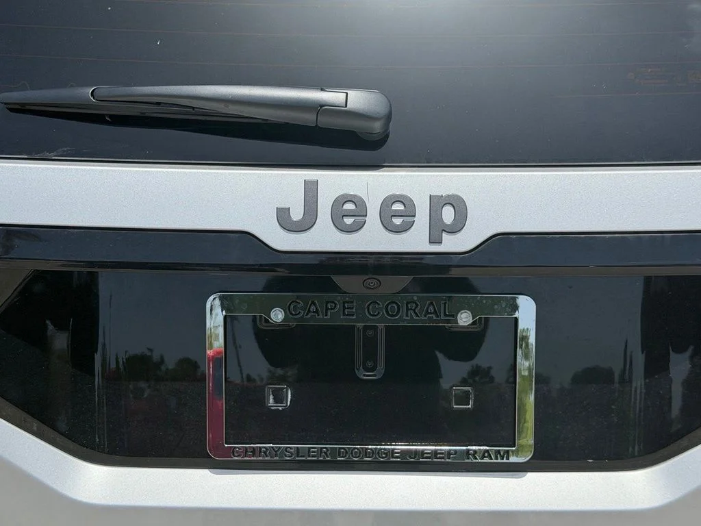 New 2026 Silver Zynith Clear-Coat Exterior Paint Jeep Overland image 34