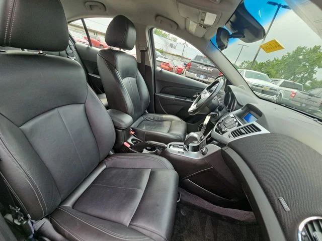 Used 2011 Silver Chevrolet 2LT image 31