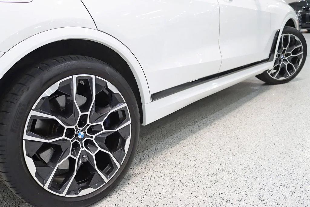 2025 BMW X7 M60i