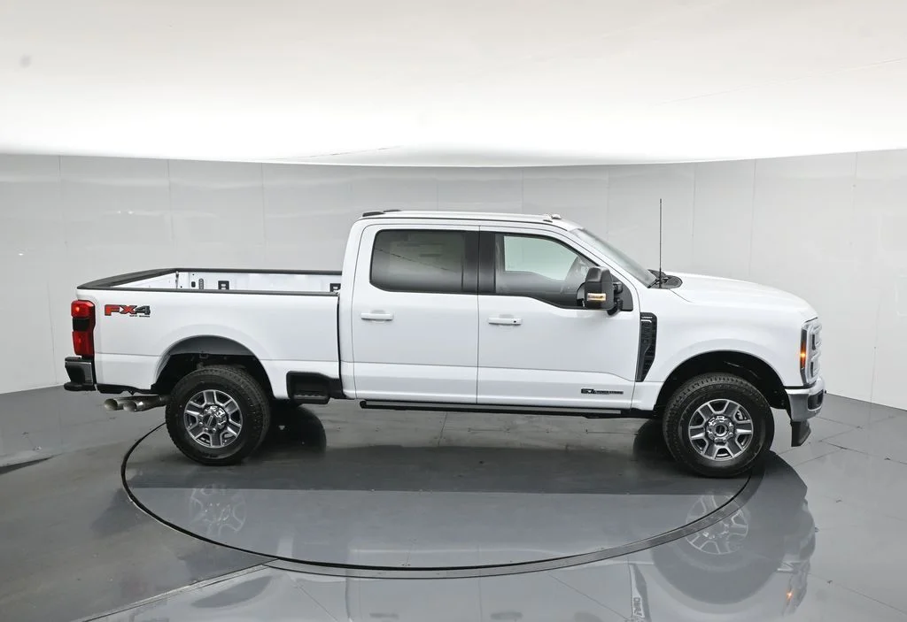 New 2026 Oxford White Ford Lariat image 41