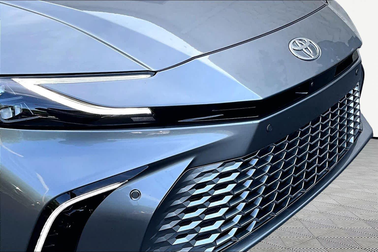 Used 2026 Heavy Metal w/Midnight Black Metallic Roof Toyota XSE image 30