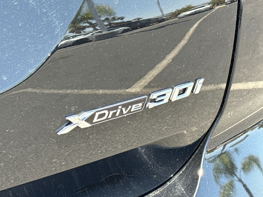 Used 2023 Black BMW xDrive30i image 9