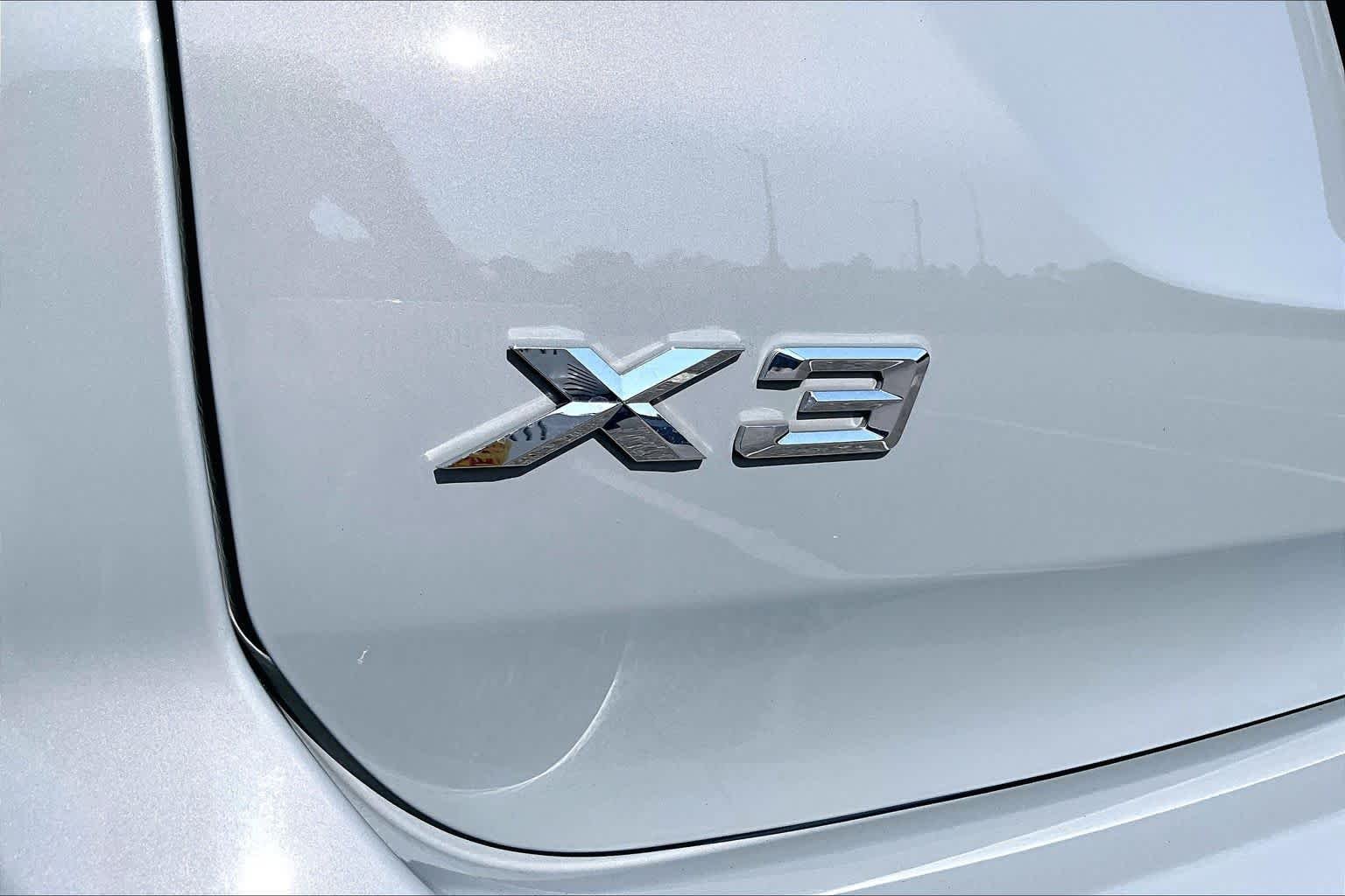 Used 2022 Brooklyn Grey Metallic BMW sDrive30i image 10