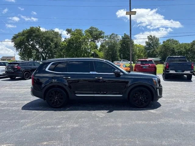 Used 2020 Black Kia S image 6