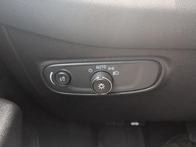 Used 2020 Silver Chevrolet LT image 19