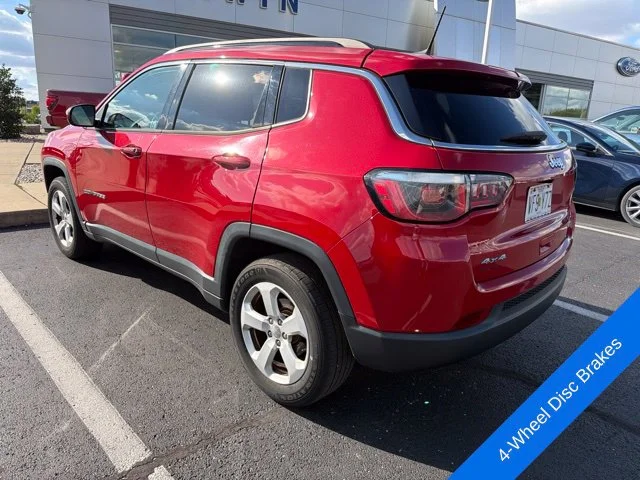 Used 2018 Redline Pearlcoat Jeep Latitude image 10
