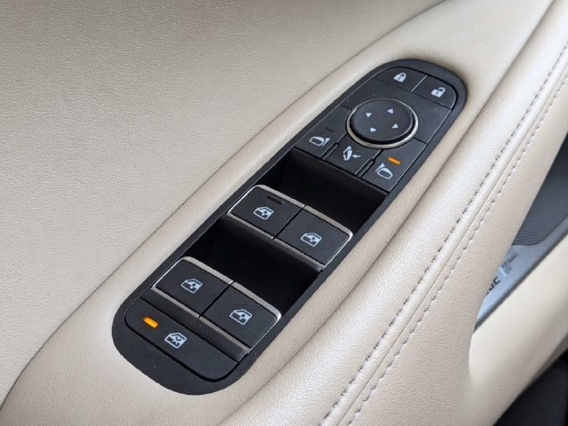 Used 2025 Silver INFINITI LUXE image 24