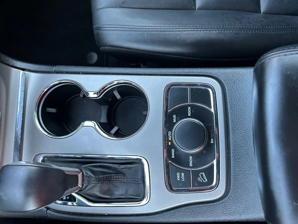 Used 2019 Blue Jeep Limited image 23