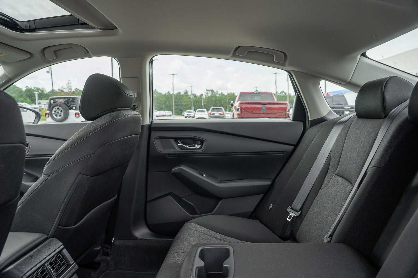2025 Honda Accord SE - Photo 17