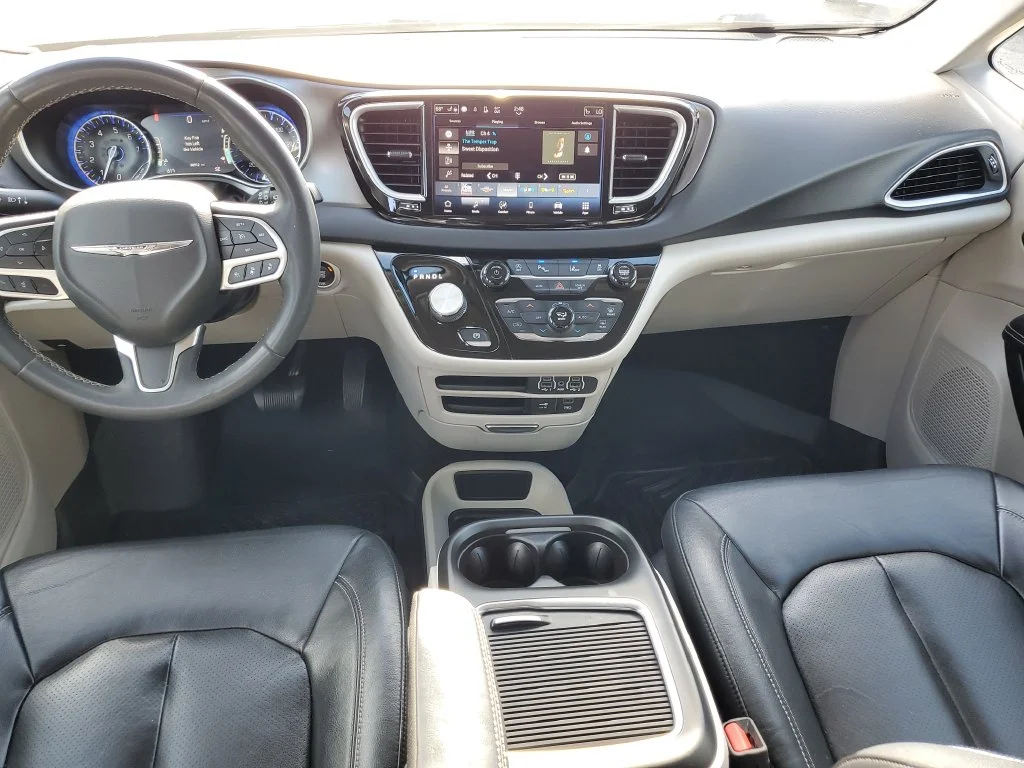 Used 2022 Black Chrysler Touring L image 28