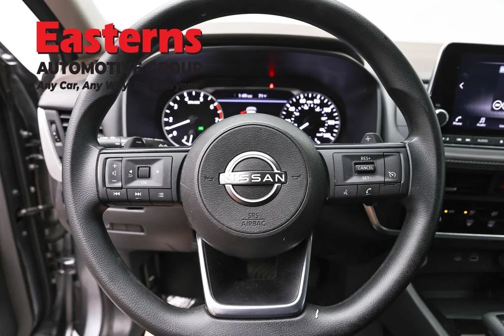 Used 2023 Gray Nissan S image 10