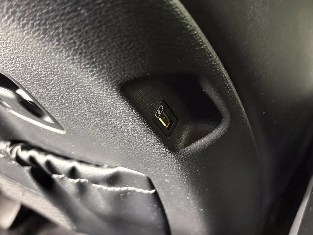 Used 2022 Black Kia S image 36