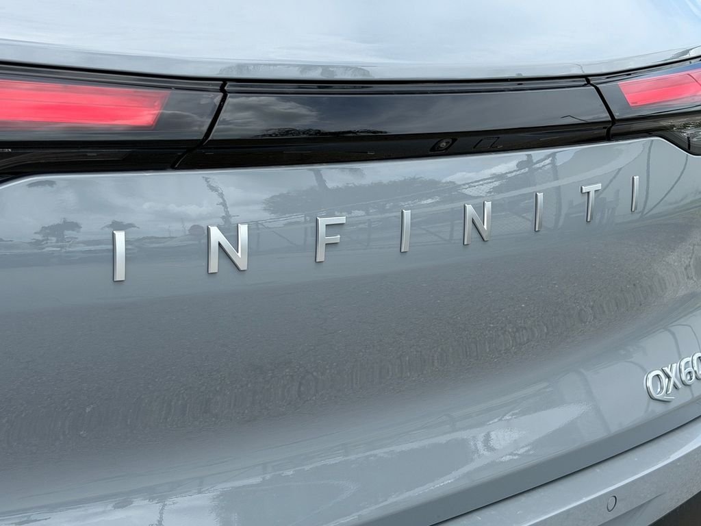 New 2027 HARBOR GRAY INFINITI Luxe FWD image 10