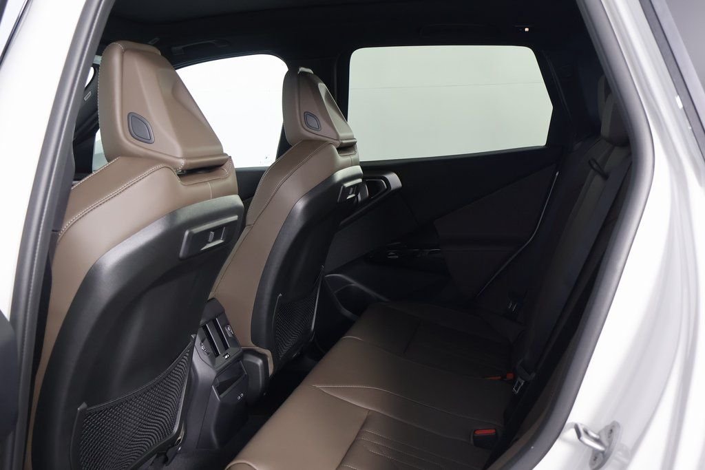 Used 2026 White Metallic BMW 30 xDrive image 6