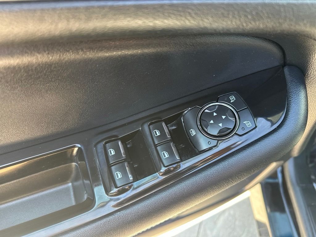 Used 2018 Black Ford SEL image 10