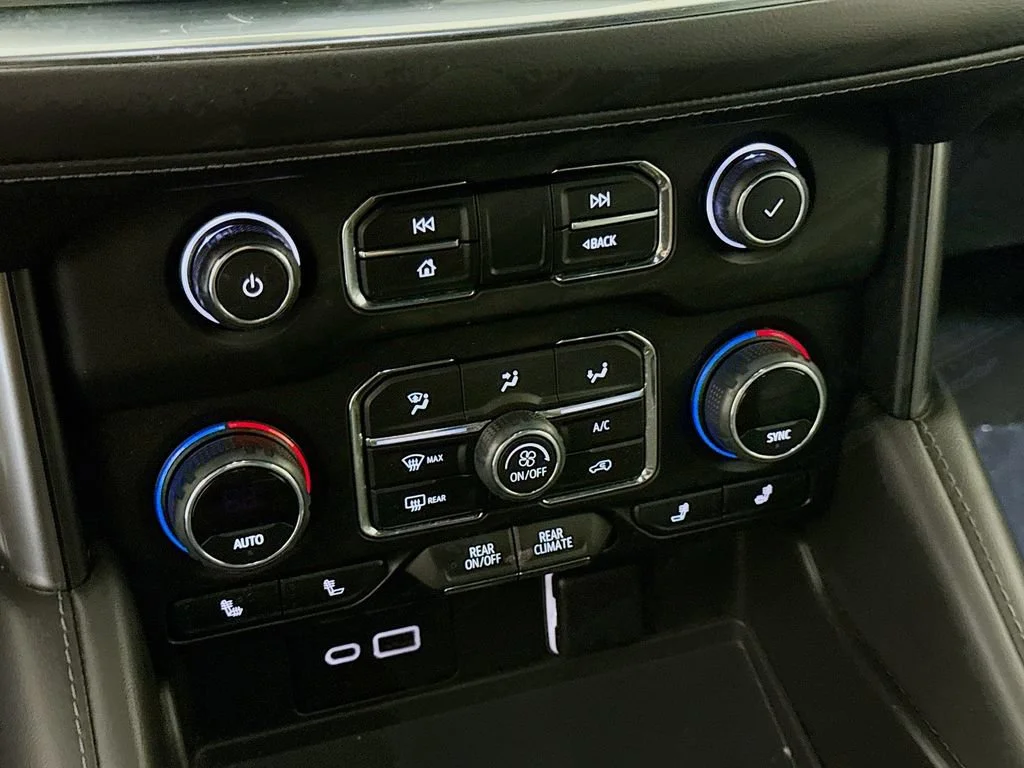 Used 2022 Black Chevrolet LT image 17