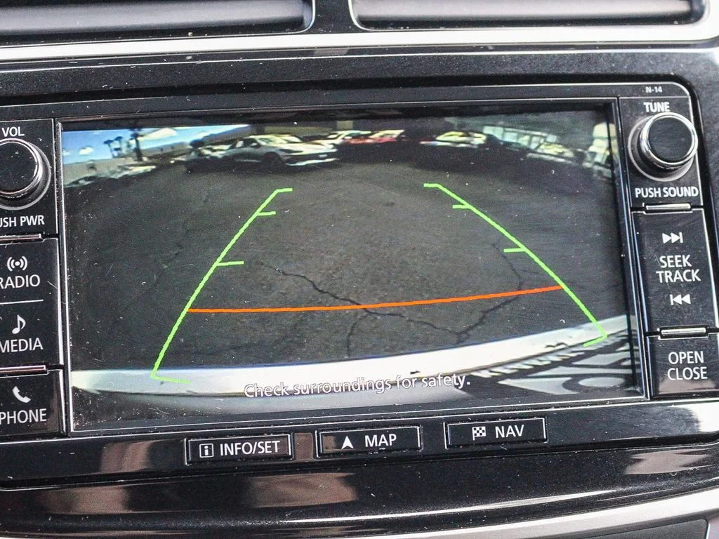 Used 2017  Mitsubishi SEL image 26