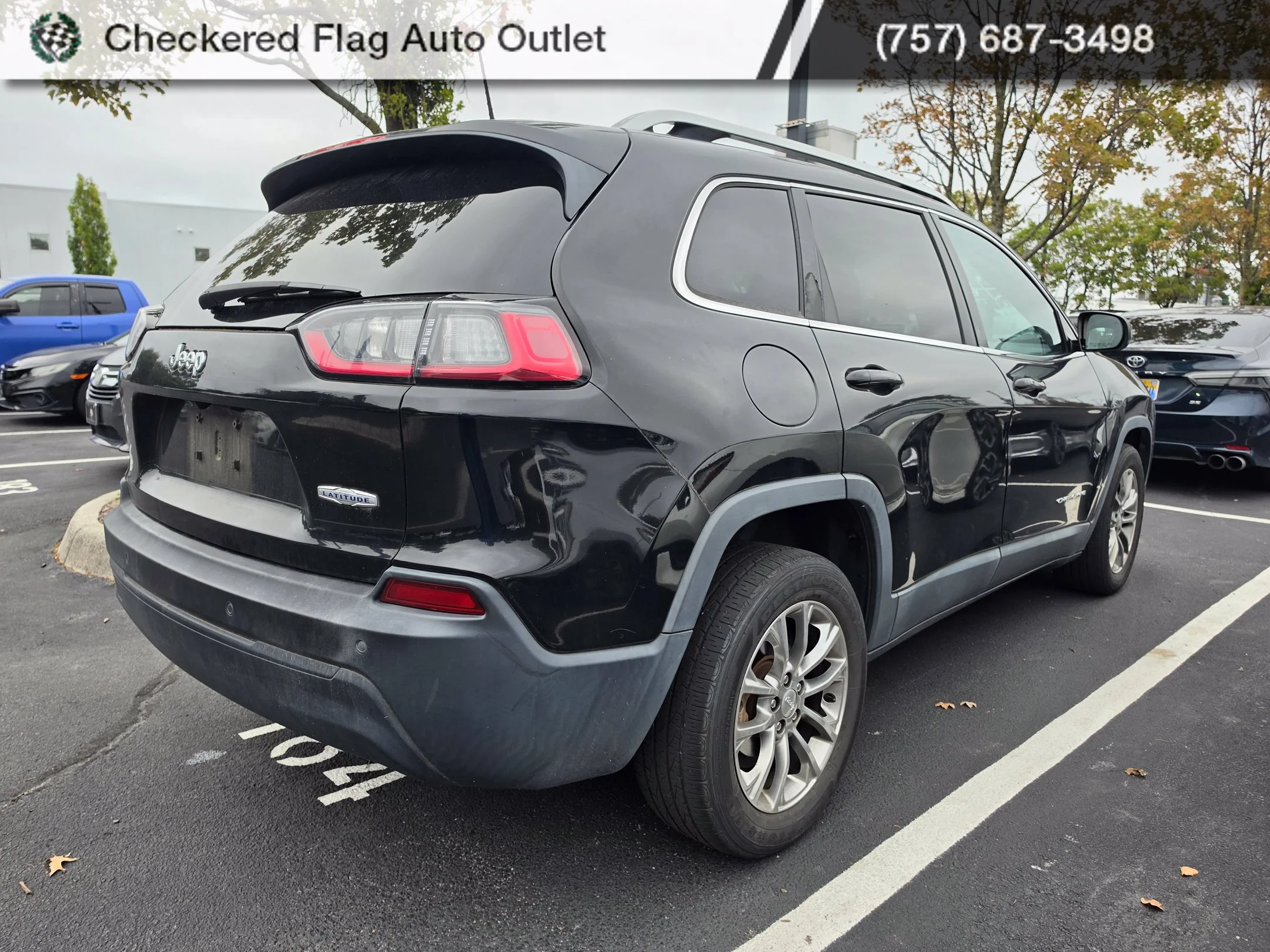 Used 2019 Diamond Black Jeep Latitude Plus image 6