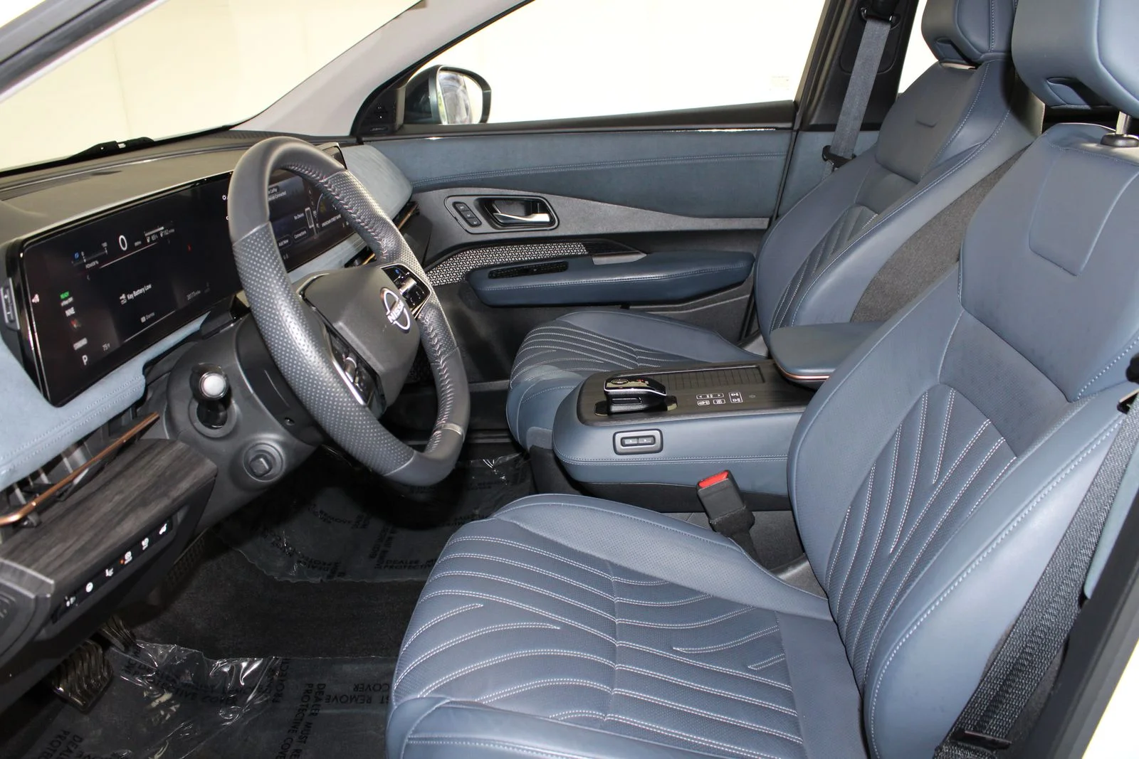 Used 2024 White Nissan PLATINUM+ e-4ORCE image 10