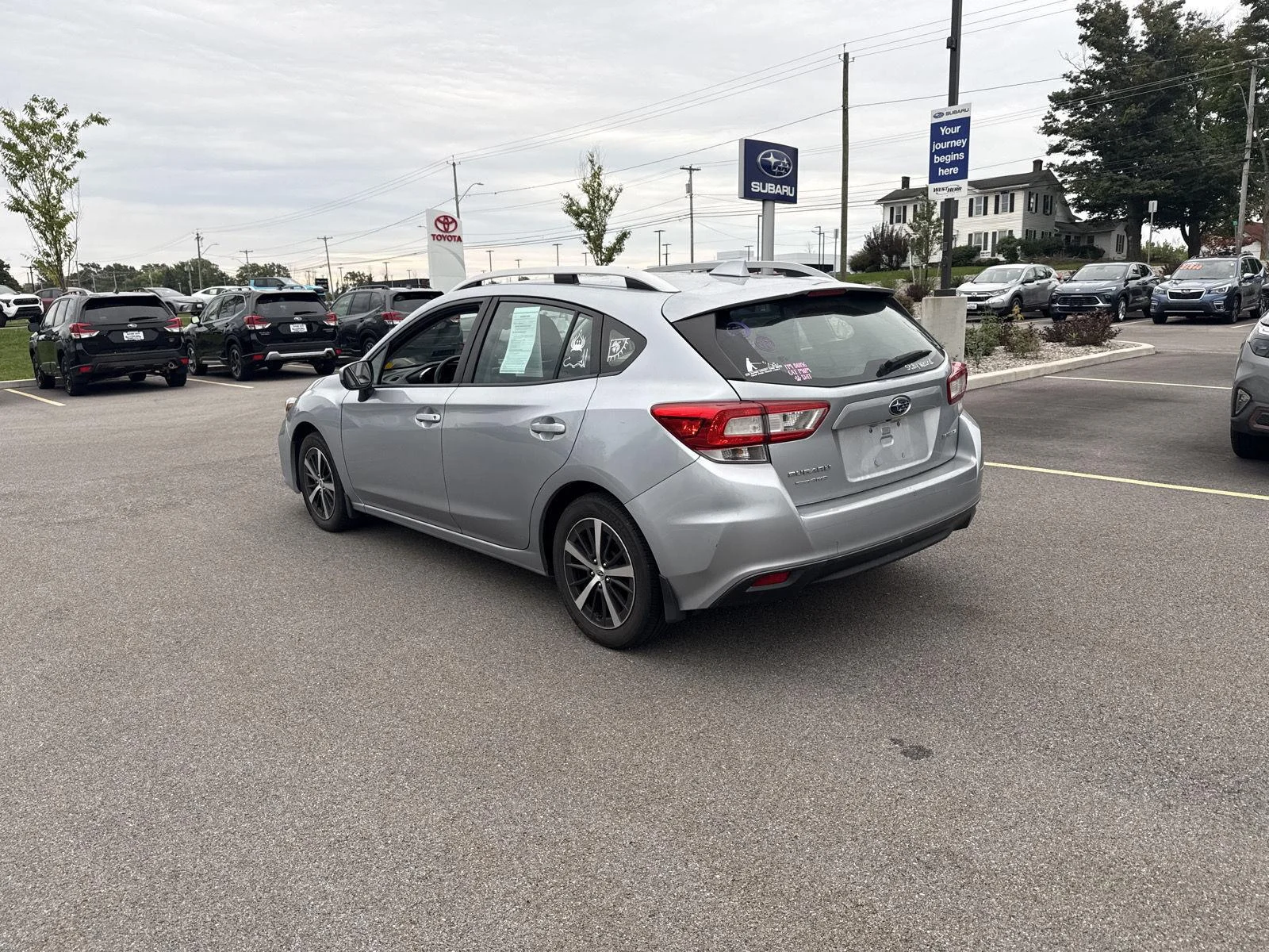Used 2019 Ice Silver Metallic Subaru Premium image 5