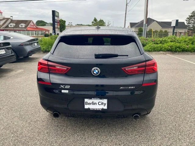 Used 2018 Jet Black BMW xDrive28i image 4