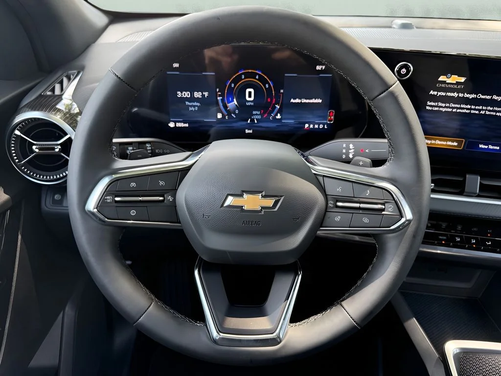 New 2027 White Chevrolet LT image 13