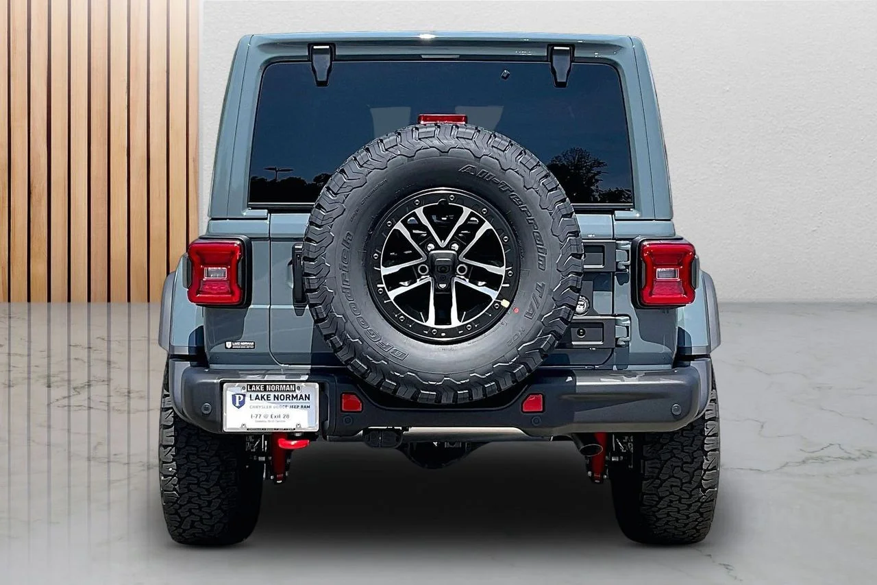 New 2026 Anvil Clear-Coat Exterior Paint Jeep Rubicon X image 7