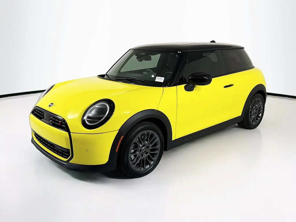 2026 MINI Hardtop Cooper S Signature's photo