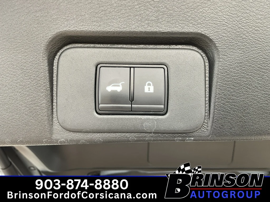 Used 2025 Everest White Pearl Nissan SV image 12