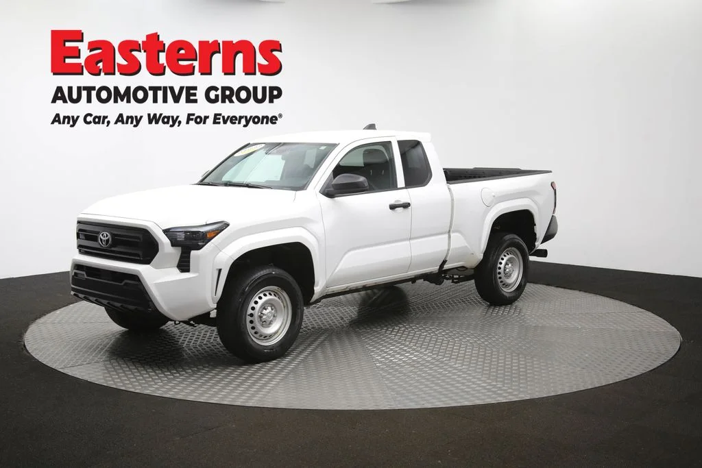 Used 2024 White Toyota SR image 112