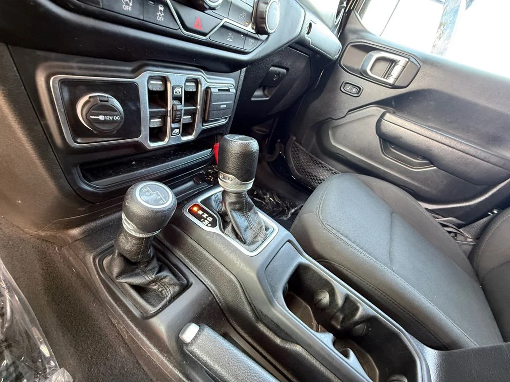 Used 2023 Black Jeep Sport S image 22