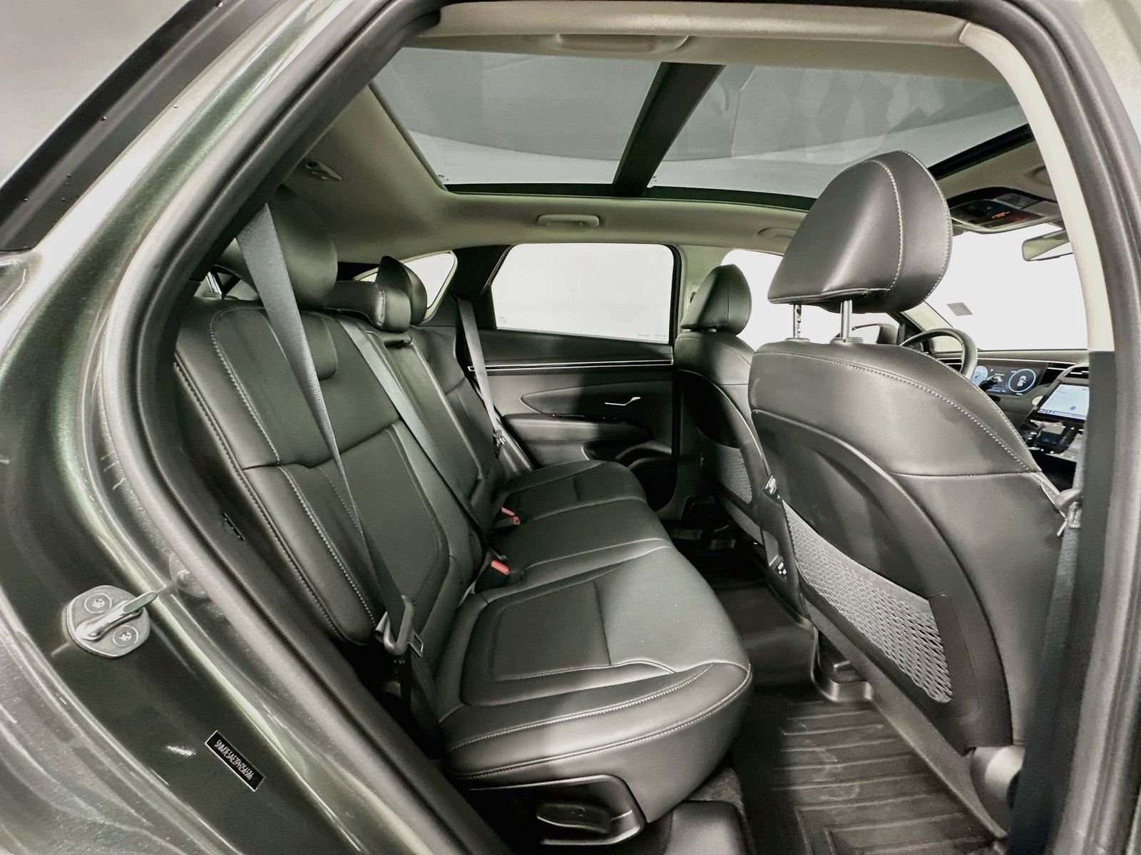Used 2023 Amazon Gray Hyundai Limited image 30