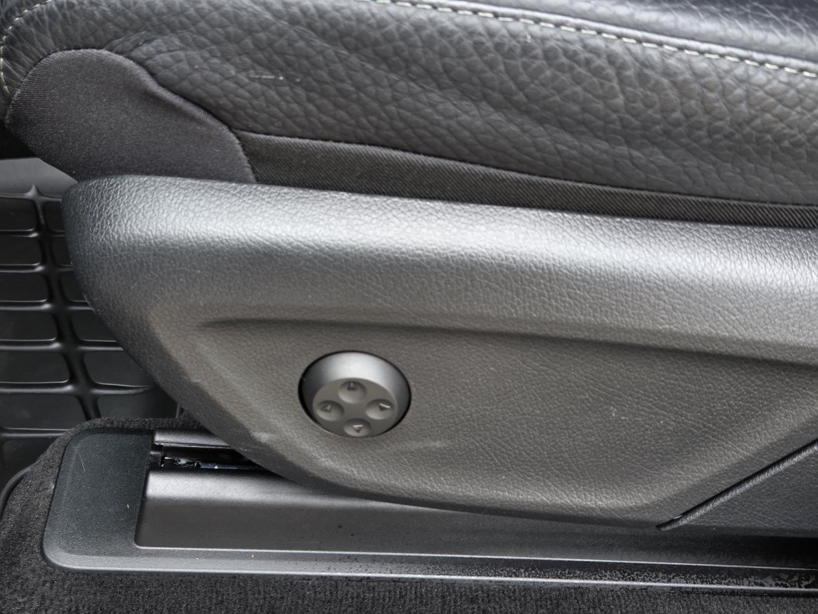 Used 2024 Obsidian Black Metallic Mercedes-Benz GLS image 32