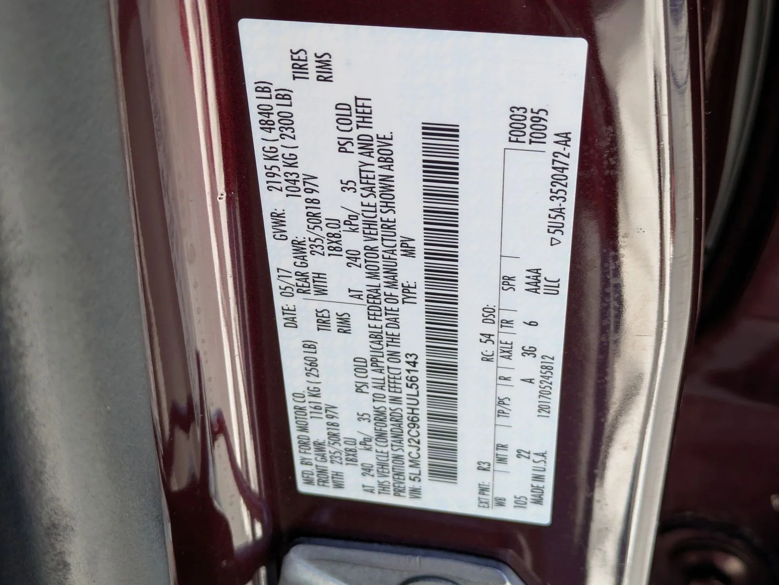 Used 2017 Red Lincoln Select image 16