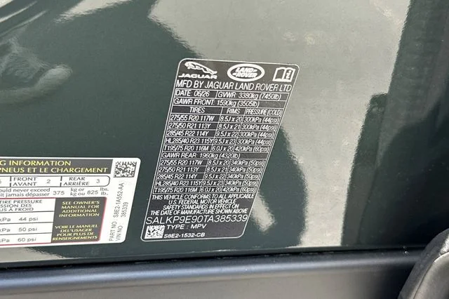 New 2026 Belgravia Green Land Rover SE image 28