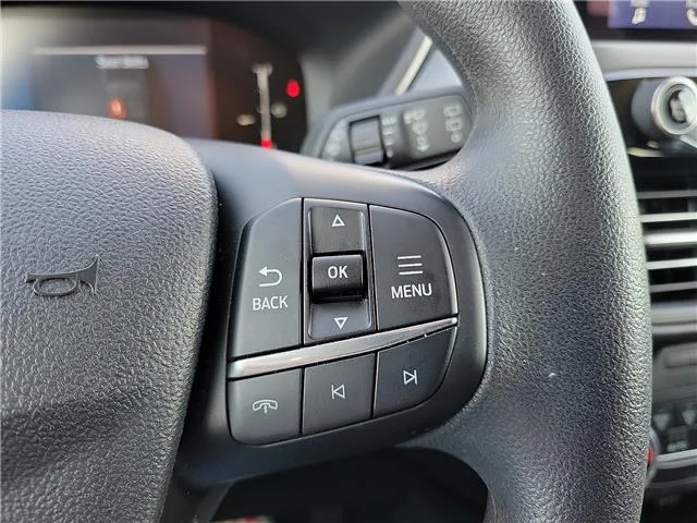 Used 2025 Agate Black Metallic Ford Active Front-Wheel Drive image 19