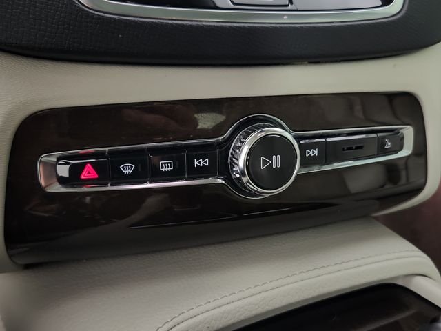 2016 Volvo XC90 Momentum - Photo 29