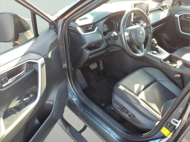 Certified Used 2021 MID BLCK/MAG GRAY Toyota  image 10