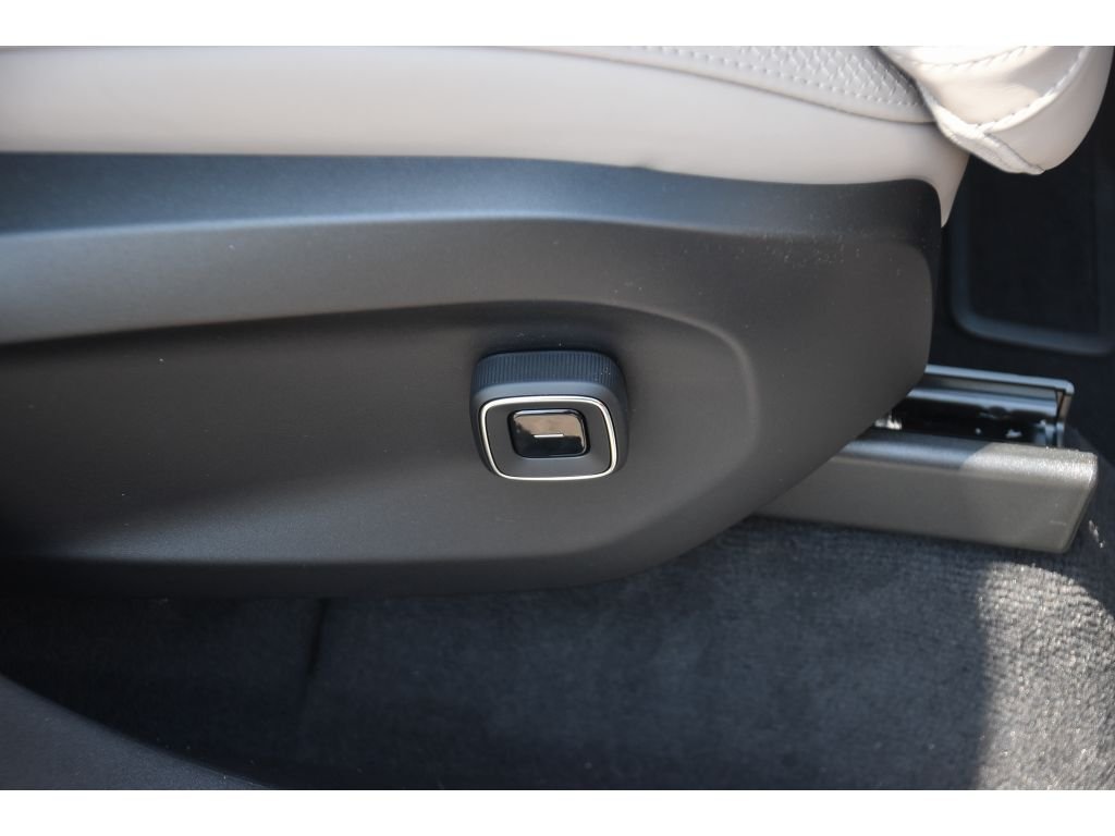 2026 Volvo EX90 Ultra - Photo 32