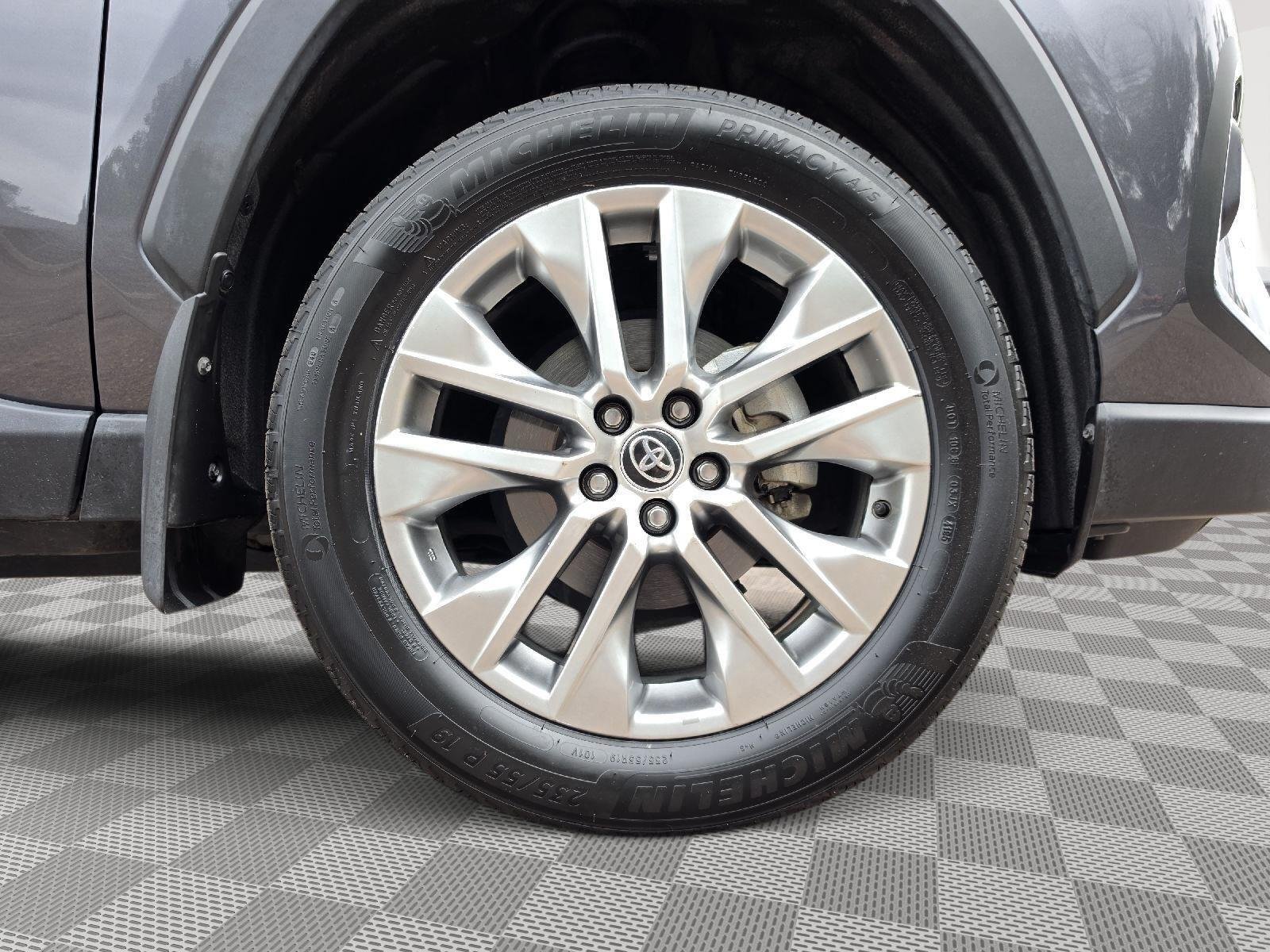 Certified Used 2024 Magnetic Gray Metallic Toyota XLE Premium image 53